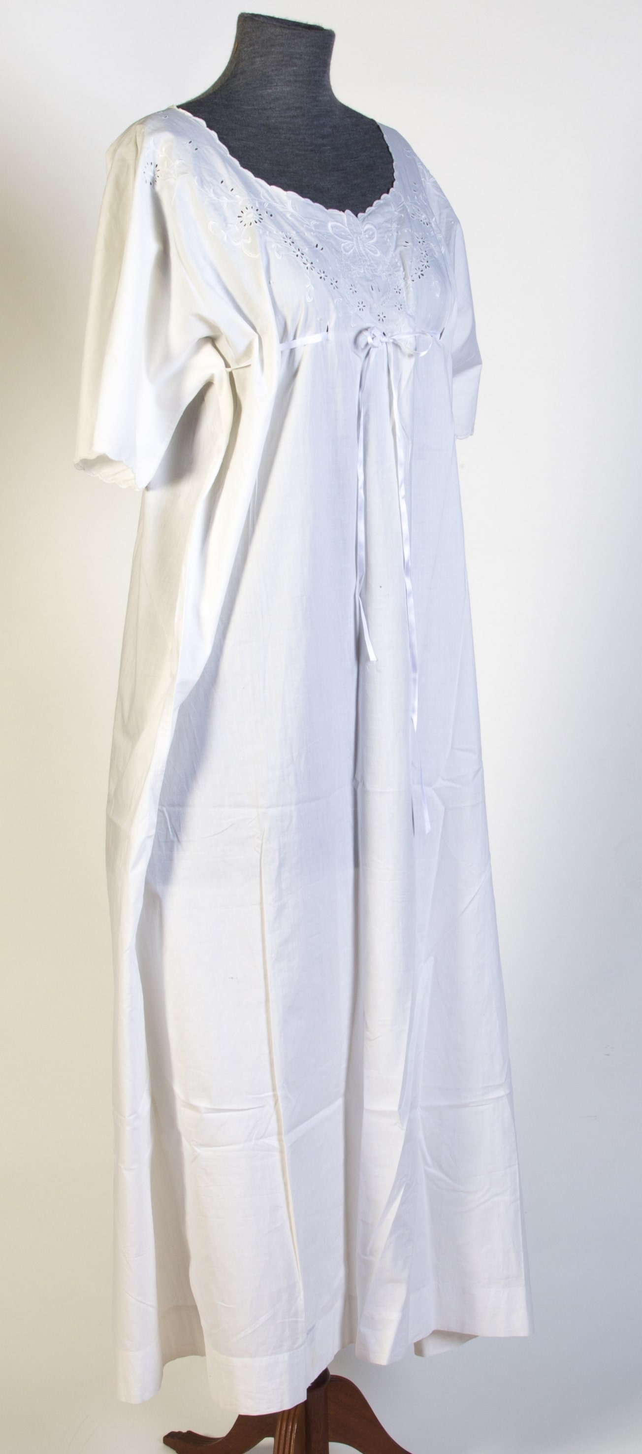 Linen Belbroid Nightgown Min - Monaghan County Museum